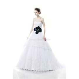 Klassisches Elegantes Brautkleid mit Gürtel mit Blume Träger