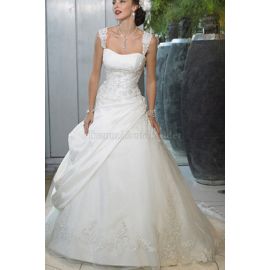 Duchesse-Linie bodenlanges luxus Brautkleid mit Applike