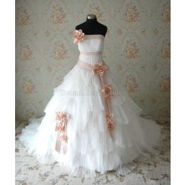 Niedrige Taille ausgefallenes romantisches Brautkleid aus Organza