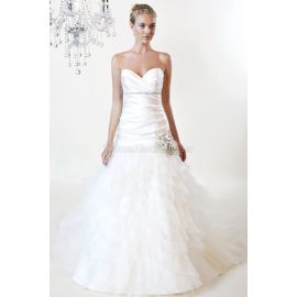 Klassisches luxus formelles Brautkleid mit tiefer Taille