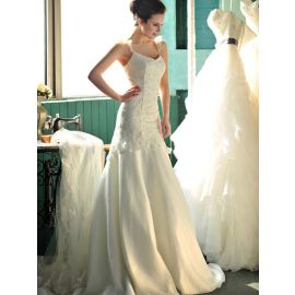 Glamouröse Brautkleider A-Linie mit V-Ausschnitt und Cap-Ärmeln