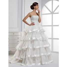 Trägerlos romantisches Brautkleid mit Kapelle Schleppe mit tiefer Taille