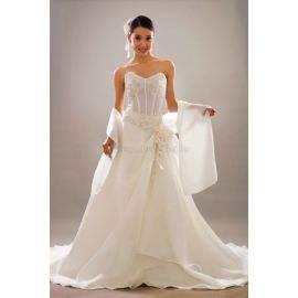 A-Line trägerloser Ausschnitt Brautkleid mit Applikation ohne Ärmeln