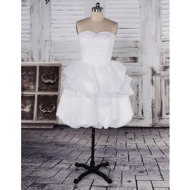 ärmellos natürliche Taile Modern Brautkleid mit Tüll