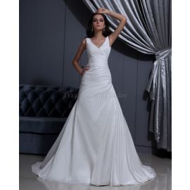 V-Ausschnitt bodenlanges Brautkleid mit Tüll aus Taft